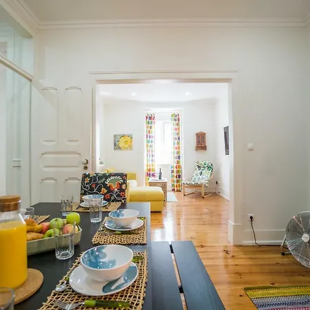 Colorful And Bright 3 Bdr